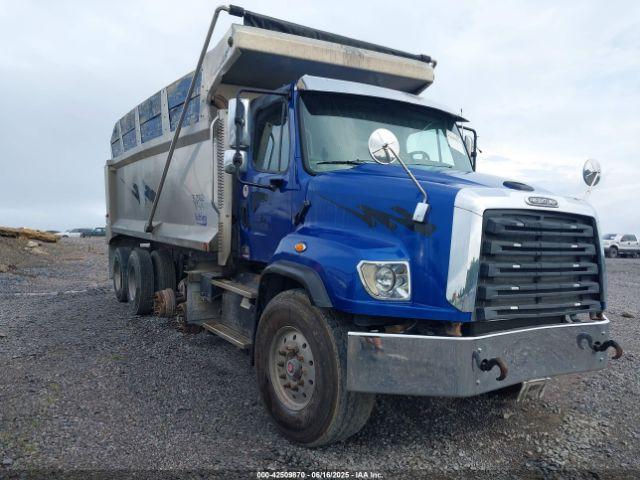  Salvage Freightliner 114sd