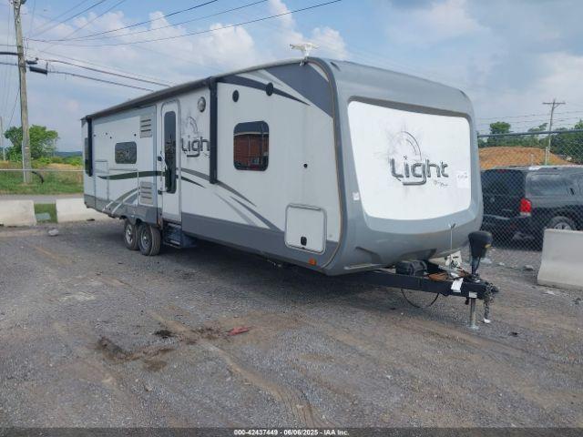  Salvage Highland Ridge Travel Trlr