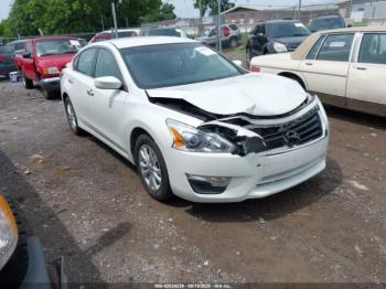  Salvage Nissan Altima