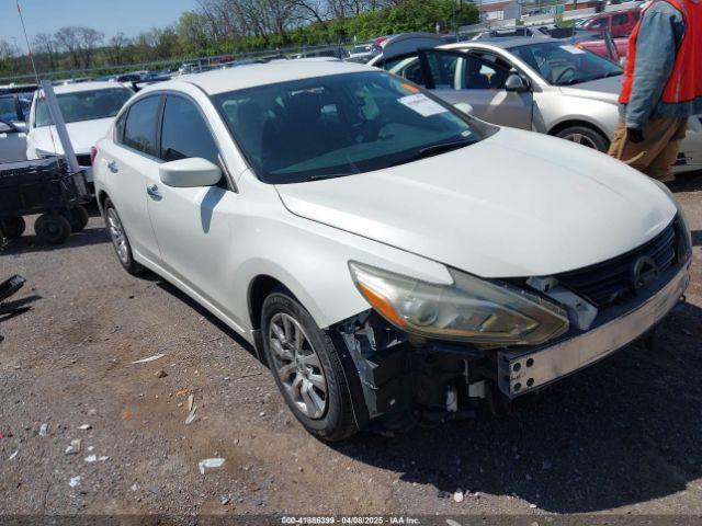  Salvage Nissan Altima
