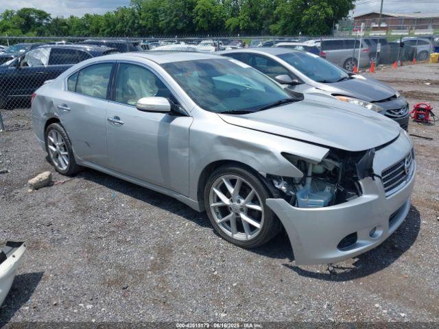  Salvage Nissan Maxima