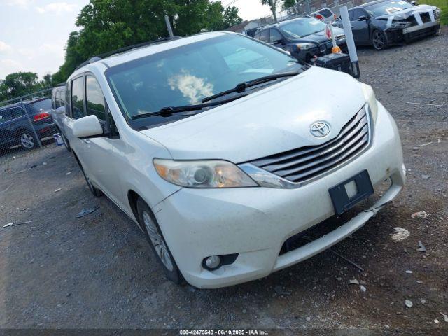  Salvage Toyota Sienna