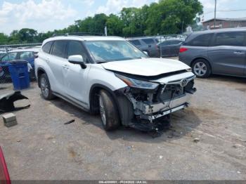  Salvage Toyota Highlander