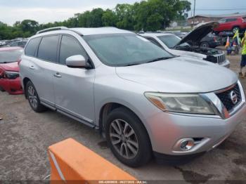  Salvage Nissan Pathfinder