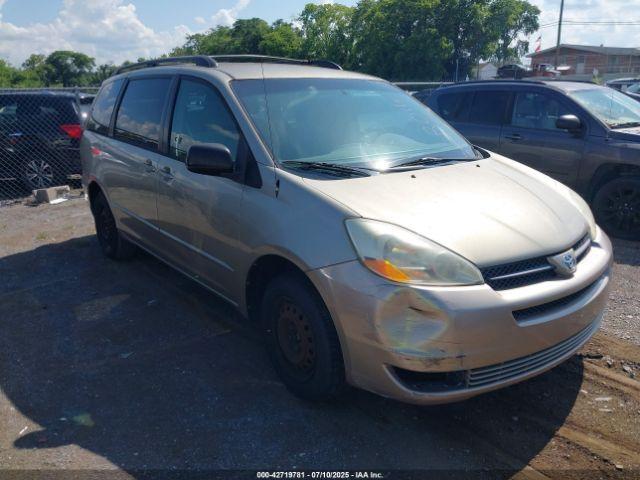  Salvage Toyota Sienna