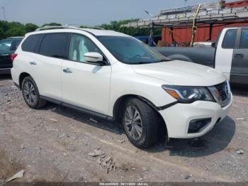  Salvage Nissan Pathfinder