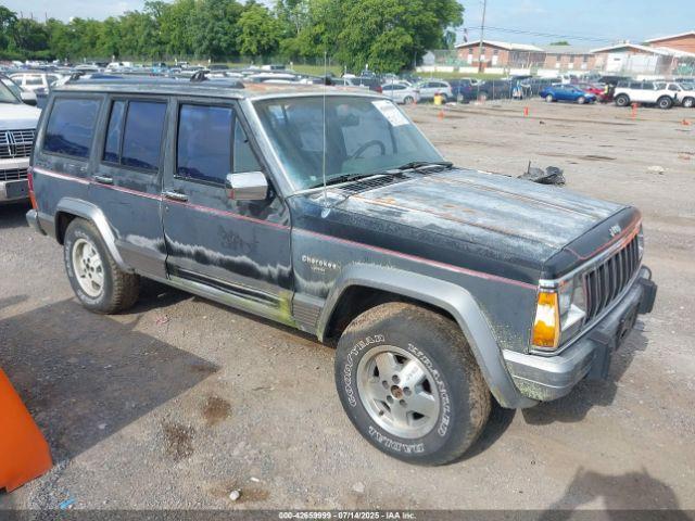  Salvage Jeep Cherokee