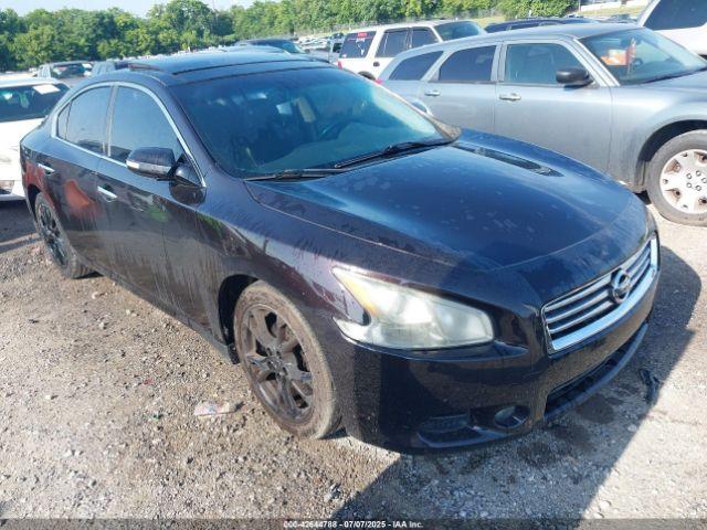  Salvage Nissan Maxima