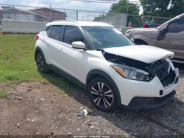  Salvage Nissan Kicks