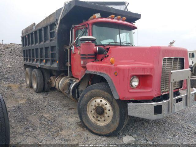  Salvage Mack 600