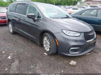  Salvage Chrysler Pacifica
