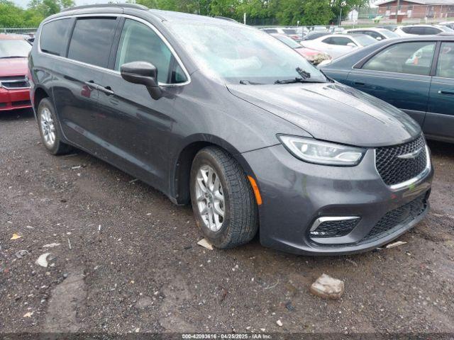  Salvage Chrysler Pacifica