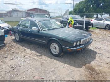  Salvage Jaguar Xj8