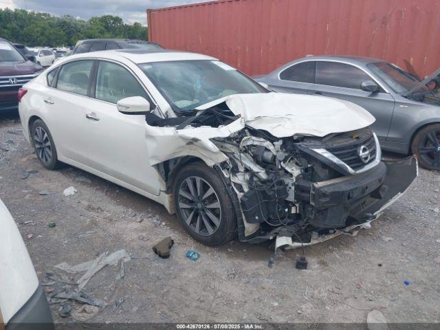 Salvage Nissan Altima