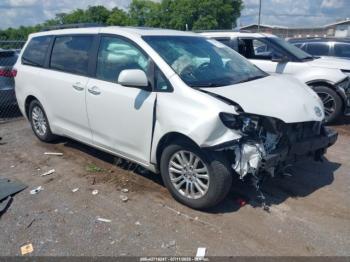 Salvage Toyota Sienna