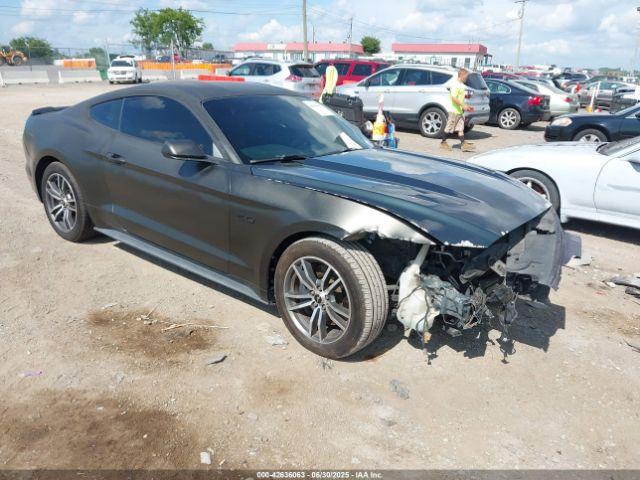  Salvage Ford Mustang
