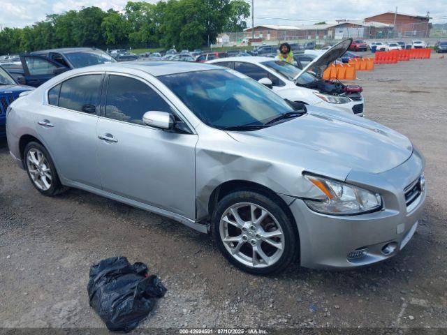  Salvage Nissan Maxima