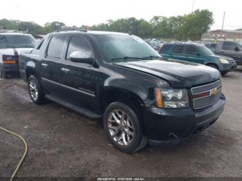  Salvage Chevrolet Avalanche 1500