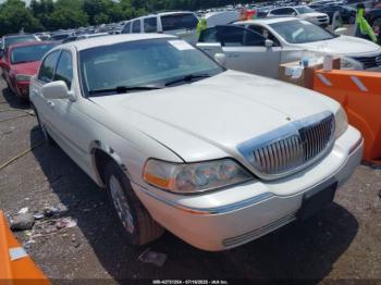  Salvage Lincoln Towncar
