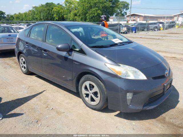  Salvage Toyota Prius