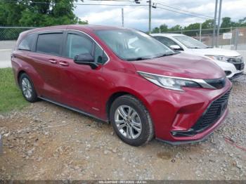  Salvage Toyota Sienna