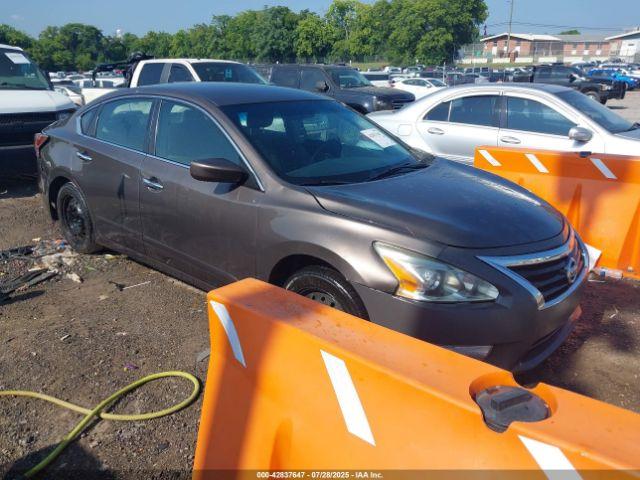  Salvage Nissan Altima