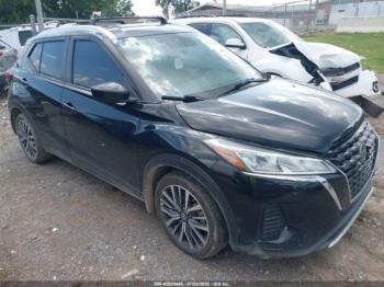  Salvage Nissan Kicks
