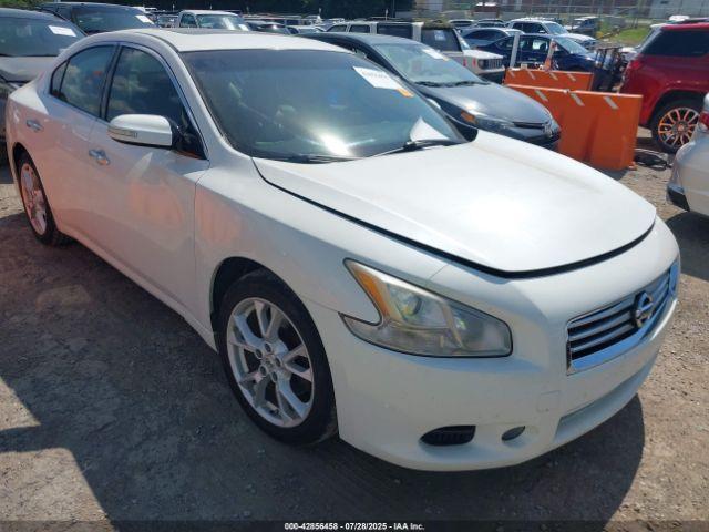  Salvage Nissan Maxima