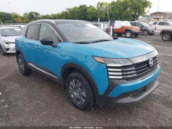  Salvage Nissan Kicks