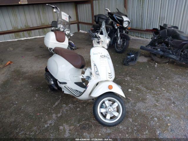  Salvage Vespa Sprint