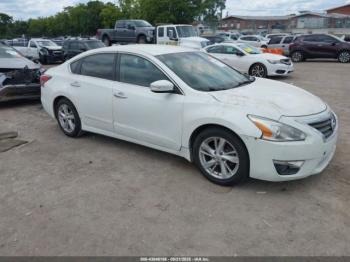  Salvage Nissan Altima