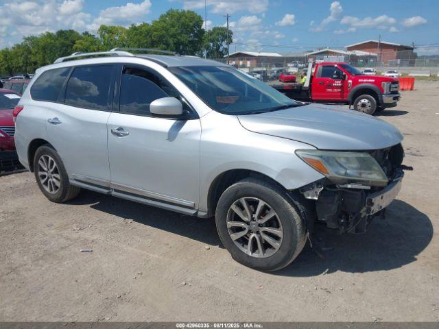  Salvage Nissan Pathfinder
