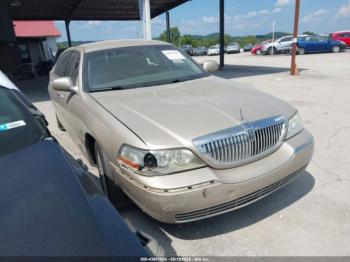  Salvage Lincoln Towncar