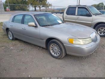  Salvage Lincoln Towncar