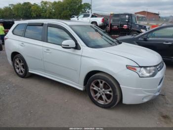  Salvage Mitsubishi Outlander