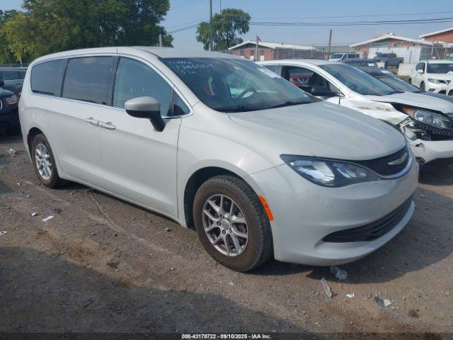  Salvage Chrysler Pacifica