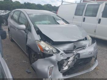  Salvage Toyota Prius v