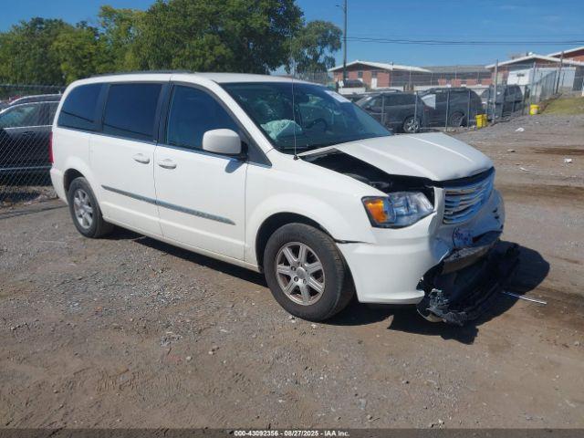  Salvage Chrysler Town & Country