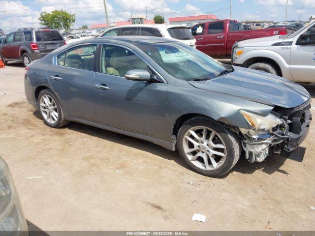  Salvage Nissan Maxima