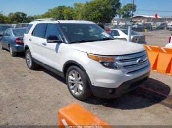  Salvage Ford Explorer