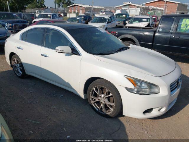  Salvage Nissan Maxima