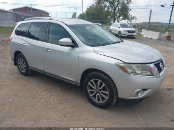  Salvage Nissan Pathfinder