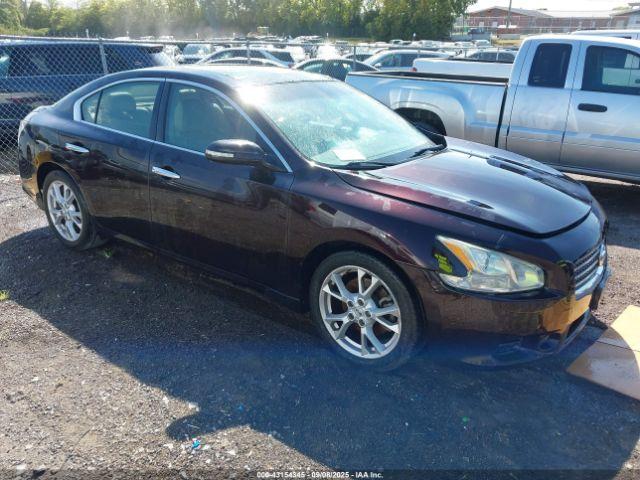  Salvage Nissan Maxima
