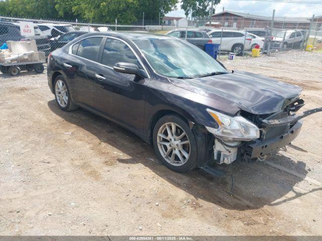  Salvage Nissan Maxima