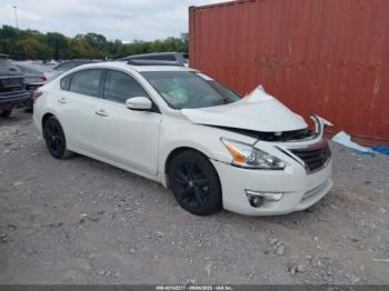  Salvage Nissan Altima
