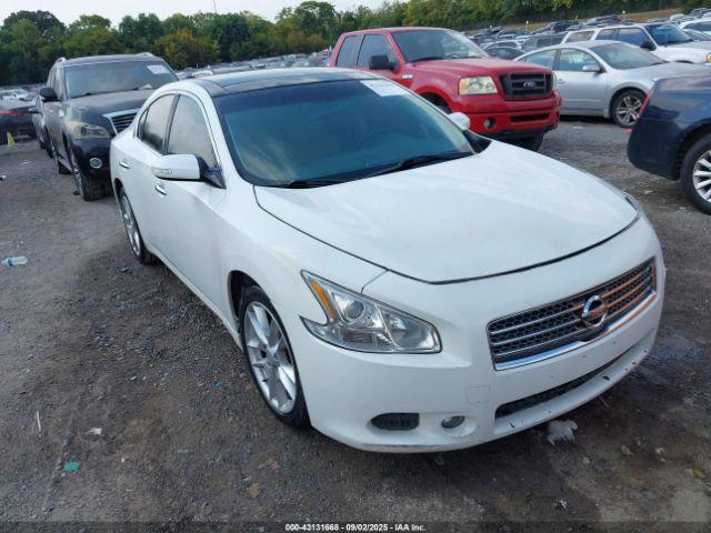  Salvage Nissan Maxima