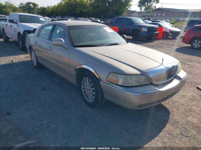  Salvage Lincoln Towncar