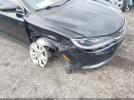 Chrysler 200 Limited Image 2
