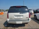 GMC Yukon Denali Image 5