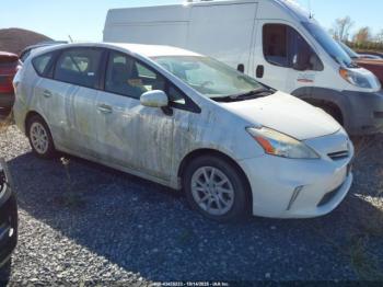  Salvage Toyota Prius v